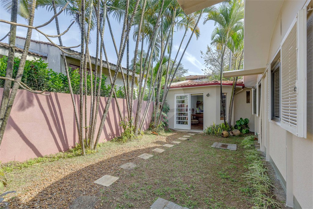 Casa Térrea à venda com 3 quartos, sendo 1 suíte,  em Chácara Monte Alegre, São Paulo, SP