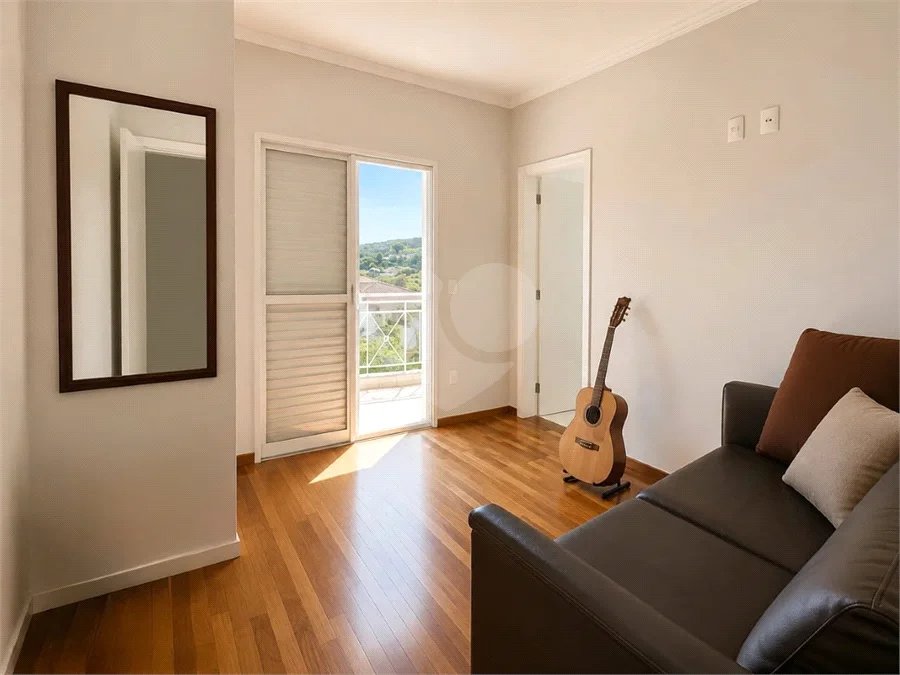 Casa à venda com 3 suítes no condomínio Recanto dos Paturis, Vinhedo - SP