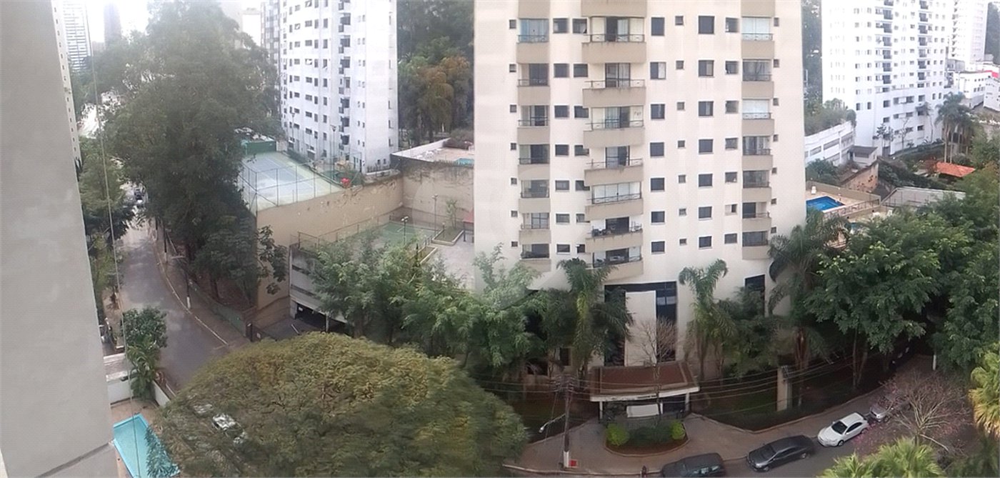 Apartamento à venda com 3 quartos, sendo 1 suíte, em Vila Andrade, São Paulo, SP