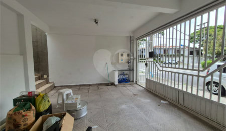 Casa à venda com 4 quartos, sendo 1 suíte, no condomínio Residencial Alto da Lapa II, São Paulo - SP