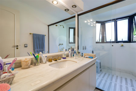 Apartamento à venda ou para alugar com 4 suítes em Jardim Vitória Régia, São Paulo, SP