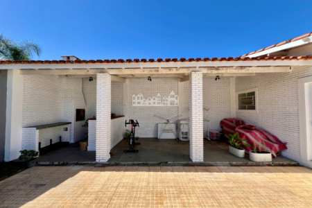 Casa Térrea à venda com 5 quartos, sendo 3 suítes, em Vila Esperia Ou Giglio, Atibaia, SP