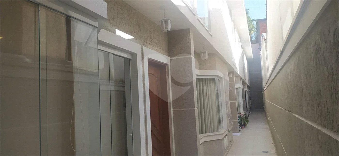 Casa à venda com 2 suítes no condomínio Residencial Veneza, São Paulo - SP