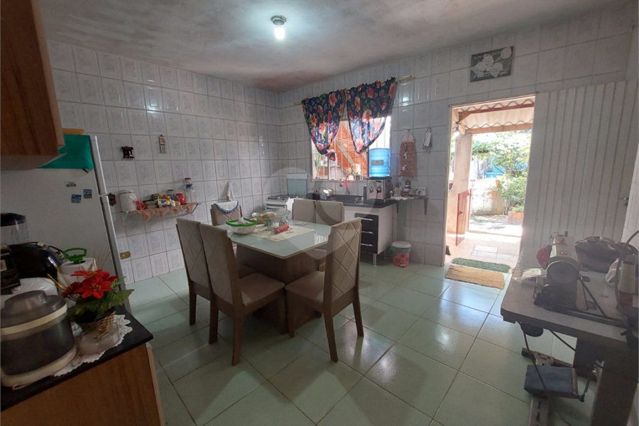 Sobrado à venda com 4 quartos em Vila Clarice, São Paulo, SP