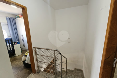 Sobrado à venda com 3 quartos, sendo 1 suíte,  em Vila Nivi, São Paulo, SP