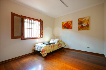 Casa à venda com 4 quartos, sendo 2 suítes, em Interlagos, São Paulo, SP