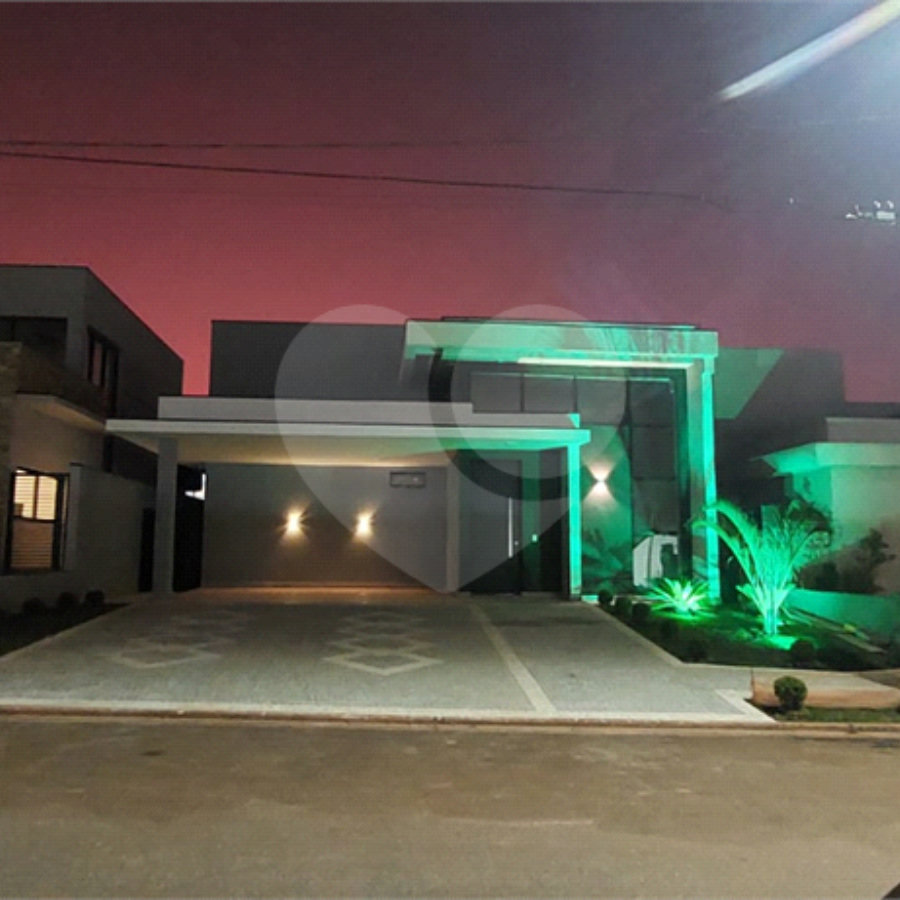 Casa à venda com 3 suítes no condomínio Residencial Terras do Cancioneiro, Paulínia - SP