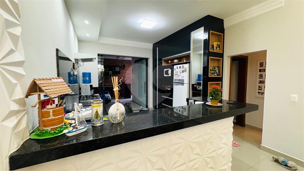 Casa à venda com 3 quartos, sendo 1 suíte, no condomínio Horto Florestal III, Sorocaba - SP