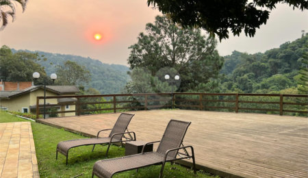 Casa à venda com 4 suítes no condomínio Alpes da Cantareira, Mairiporã - SP