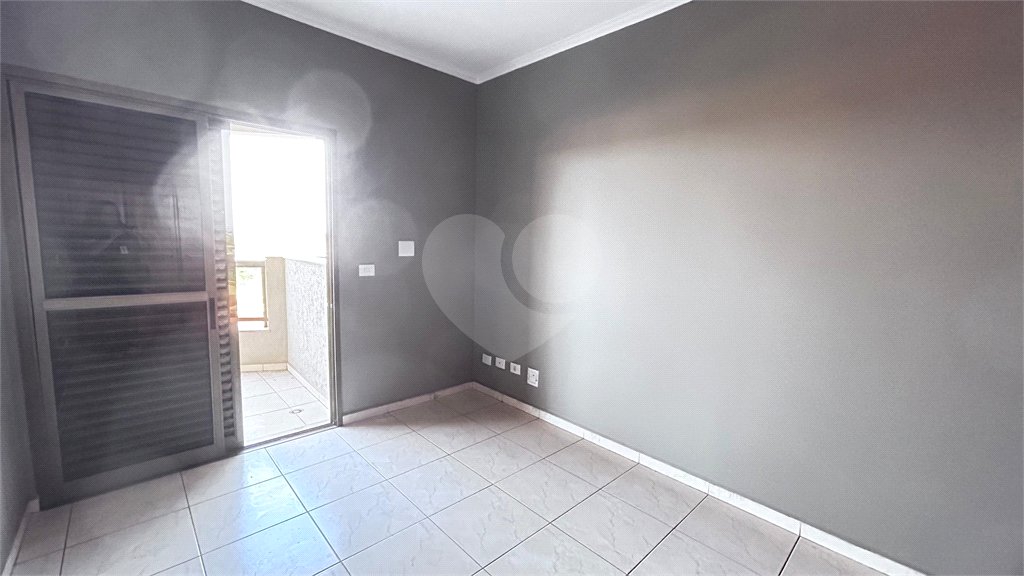 Apartamento à venda com 3 quartos, sendo 1 suíte, no Centro, Três Lagoas, MS