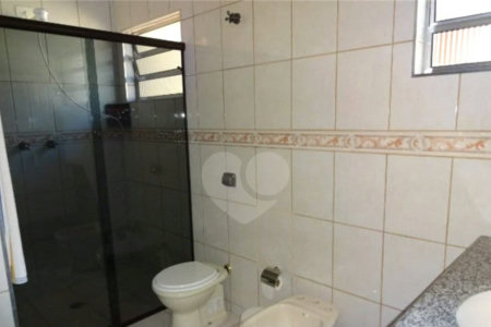 Sobrado à venda com 3 quartos, sendo 1 suíte, em Jardim São Luís, São Paulo, SP