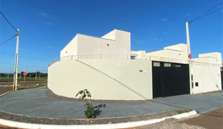 Casa à venda com 2 quartos, sendo 1 suíte,  em Ipê, Três Lagoas, MS