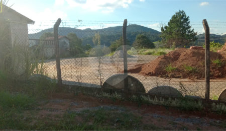 Terreno à venda com 1 quarto no Centro, Nazaré Paulista, SP