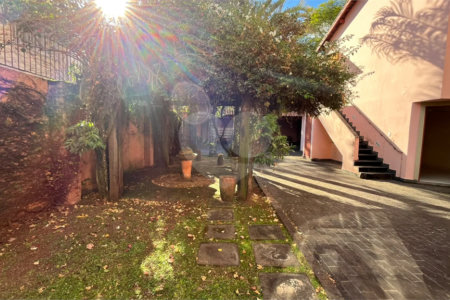 Sobrado à venda ou para alugar com 6 quartos, sendo 1 suíte, em Vila Mariana, São Paulo, SP