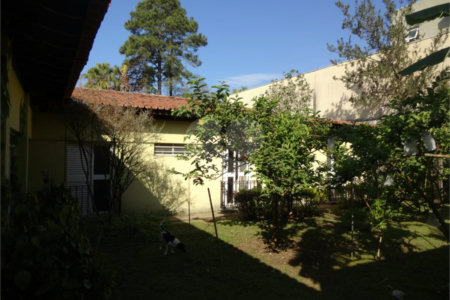 Casa à venda com 5 quartos, sendo 2 suítes,  em Vila Oliveira, Mogi das Cruzes, SP