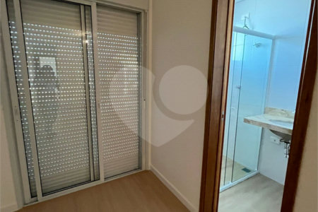 Sobrado à venda com 3 quartos, sendo 1 suíte,  em Jardim Pirajussara, São Paulo, SP