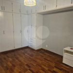 Casa de Vila à venda com 4 quartos, sendo 3 suítes, em Chácara Santo Antônio, São Paulo, SP
