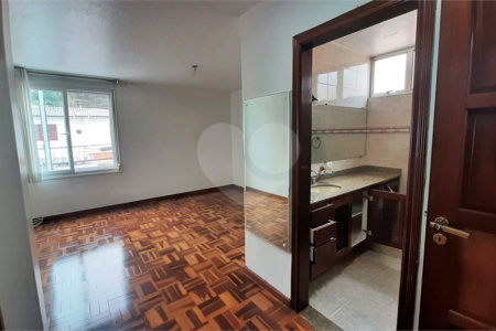 Casa à venda com 3 quartos, sendo 1 suíte, em Chácara Santo Antônio (zona Sul), São Paulo, SP