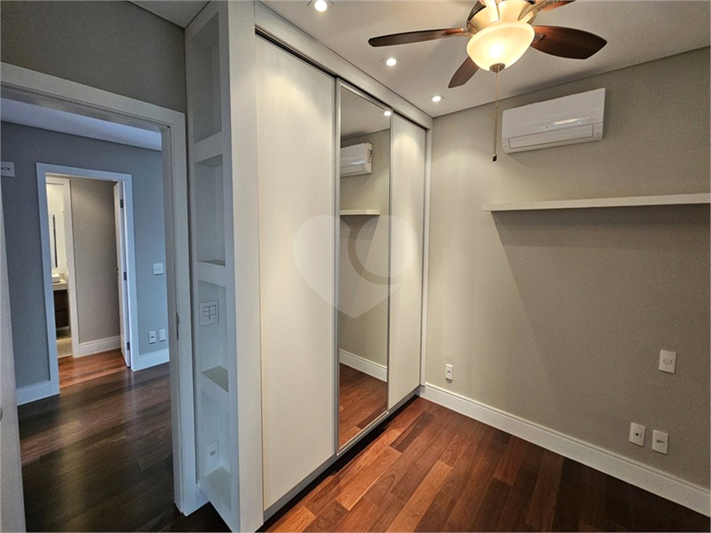 Casa à venda com 5 suítes no condomínio Jardim Vila Paradiso, Indaiatuba - SP