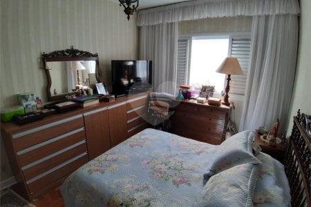 Casa à venda com 3 quartos, sendo 1 suíte, em Jardim Leonor Mendes de Barros, São Paulo, SP