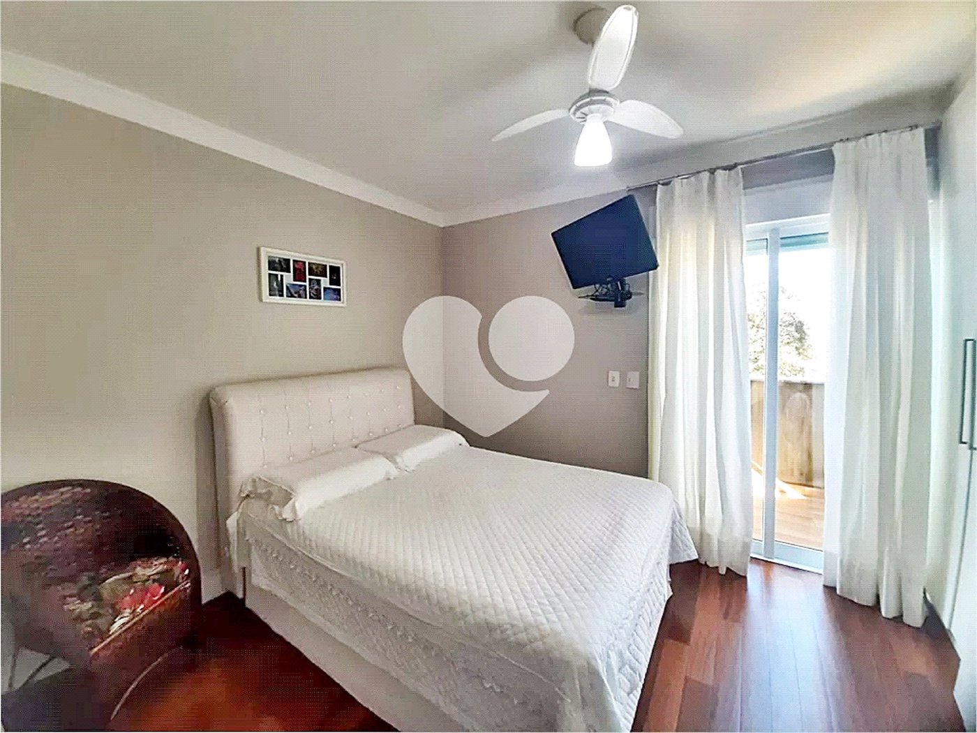 Casa à venda com 5 quartos, sendo 2 suítes, no condomínio Florada da Serra, São Paulo - SP