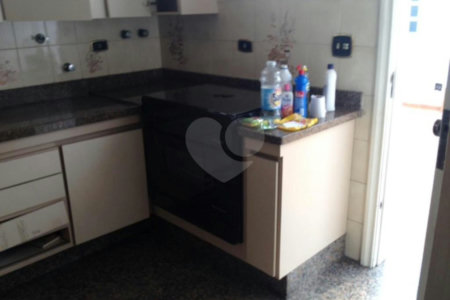 Sobrado à venda com 4 quartos, sendo 2 suítes, em Vila Madalena, São Paulo, SP