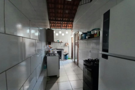 Casa com 2 dormitórios à venda, 100 m² por R$ 700.000,00 - Vila Guilhermina - Praia Grande/SP
