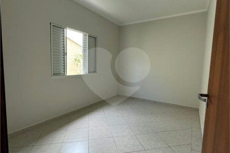 Casa à venda com 3 quartos, sendo 1 suíte, no condomínio Bella Vita, Atibaia - SP