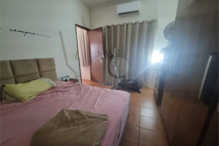 Casa à venda com 3 quartos, sendo 1 suíte, no Centro, Vinhedo, SP