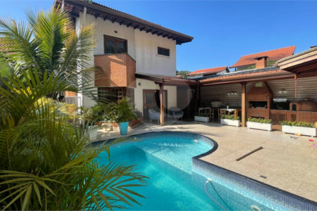 Casa à venda com 4 quartos, sendo 2 suítes, no condomínio Residencial Ypê Branco II, São Paulo - SP