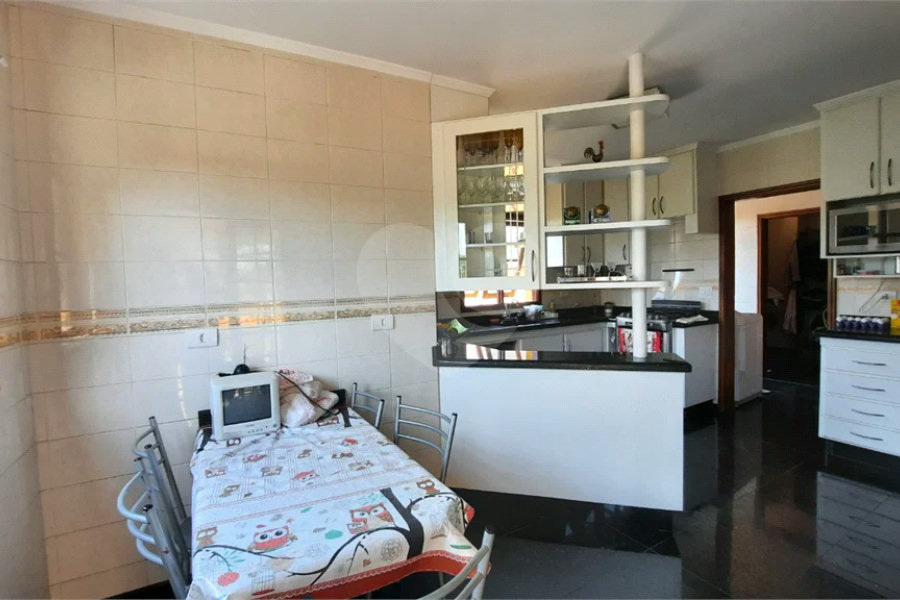 Sobrado à venda com 4 quartos, sendo 1 suíte, em Barro Branco (zona Norte), São Paulo, SP