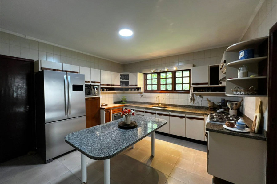 Casa à venda com 4 suítes no condomínio Alpes da Cantareira, Mairiporã - SP