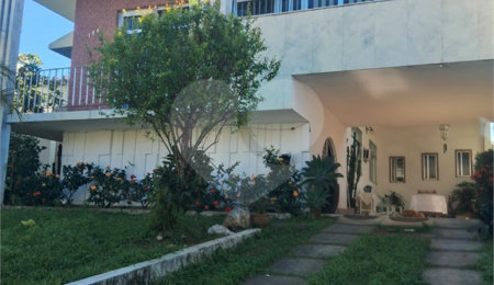 Casa à venda com 3 quartos, sendo 2 suítes,  no condomínio Rio Bon, Rio de Janeiro - RJ