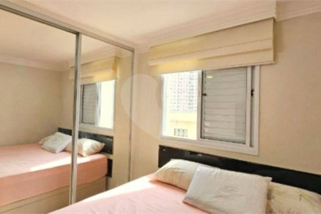 Apartamento à venda com 3 quartos, sendo 1 suíte,  em Vila Paulista, São Paulo, SP