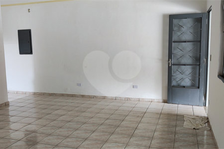 Sobrado à venda com 3 quartos, sendo 1 suíte, em Ressaca, Atibaia, SP
