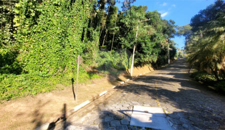 Terreno à venda no condomínio Parque Imperial da Cantareira, Mairiporã - SP
