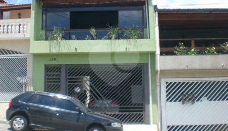 Sobrado à venda com 3 quartos, sendo 1 suíte,  em Jardim Peri, São Paulo, SP