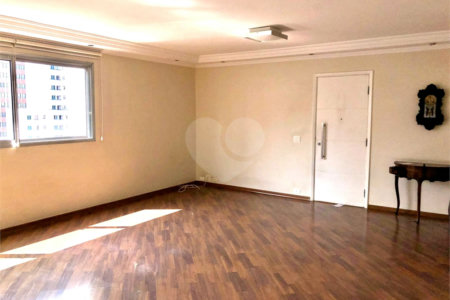 Apartamento à venda com 3 quartos, sendo 1 suíte, em Jardim Paulista, São Paulo, SP