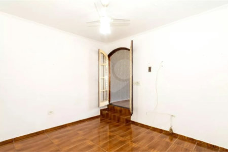 Casa à venda com 5 quartos, sendo 1 suíte, em Vila Rosália, Guarulhos, SP