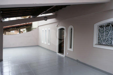Sobrado à venda ou para alugar com 4 quartos, sendo 1 suíte, em Vila Butantã, São Paulo, SP