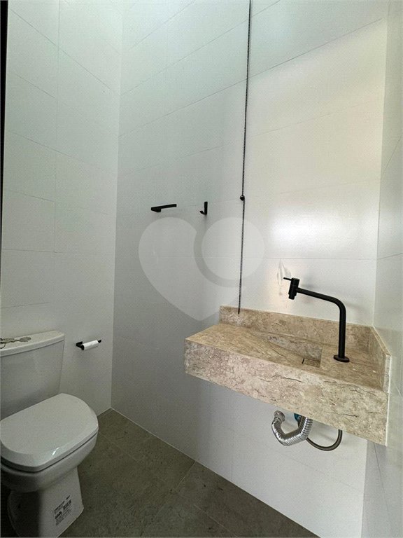 Casa à venda com 3 quartos, sendo 1 suíte, no condomínio Jd. Parque Alvorada, Araraquara - SP