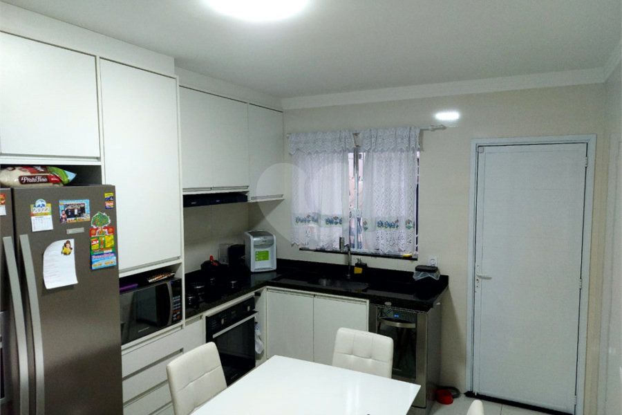 Casa à venda com 3 suítes no condomínio Residencial Gaya, São Paulo - SP