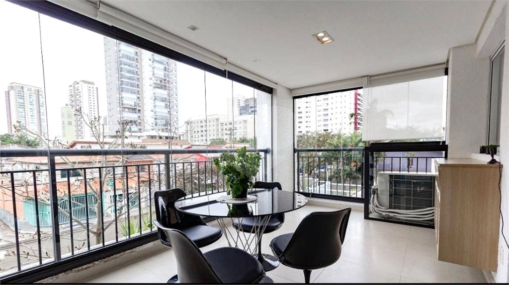 Apartamento à venda com 2 quartos, sendo 1 suíte,  em Vila Cordeiro, São Paulo, SP