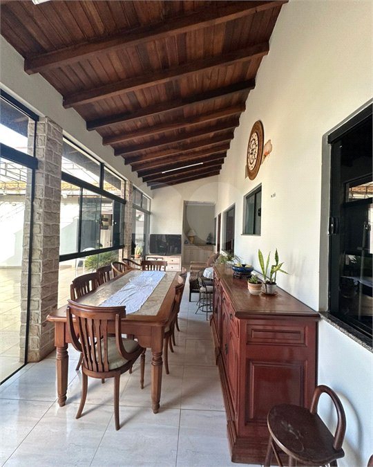 Casa à venda com 3 quartos, sendo 1 suíte,  em Vila Lacíria, Ponta Porã, MS