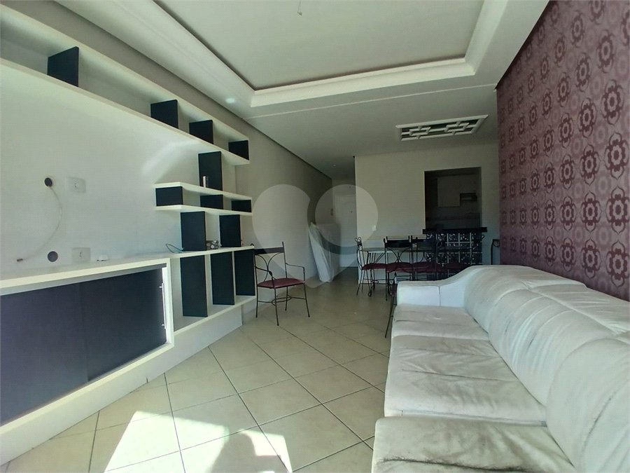 Apartamento à venda com 3 quartos, sendo 1 suíte,  em Jardim Brasil, São Roque, SP