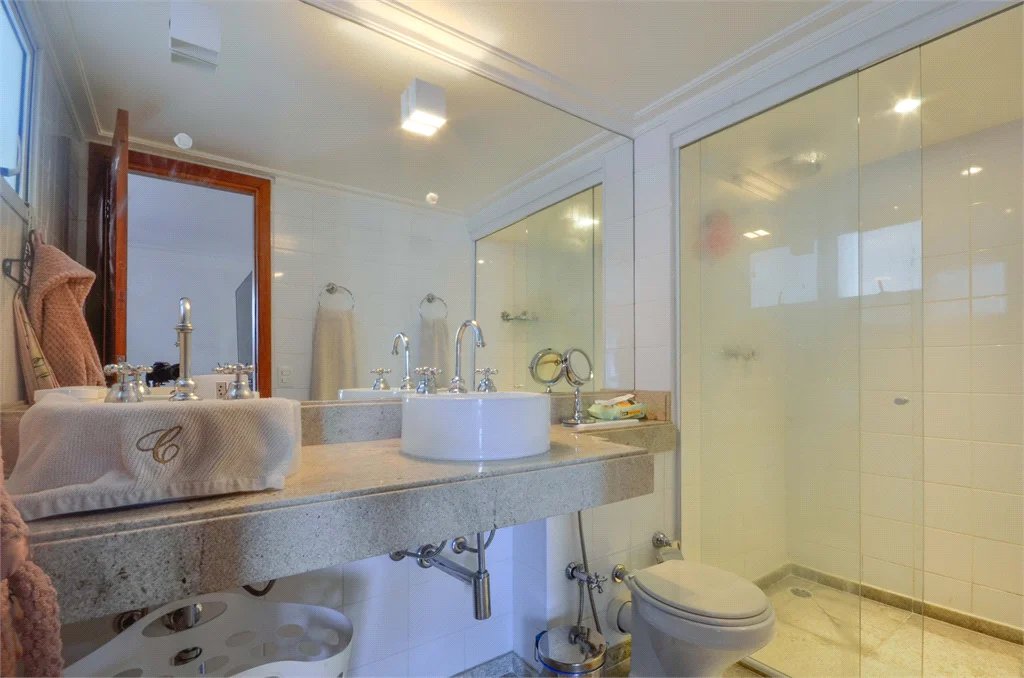 Casa à venda com 5 quartos, sendo 4 suítes, no condomínio Espaço Mobile - Real Parque, São Paulo - SP