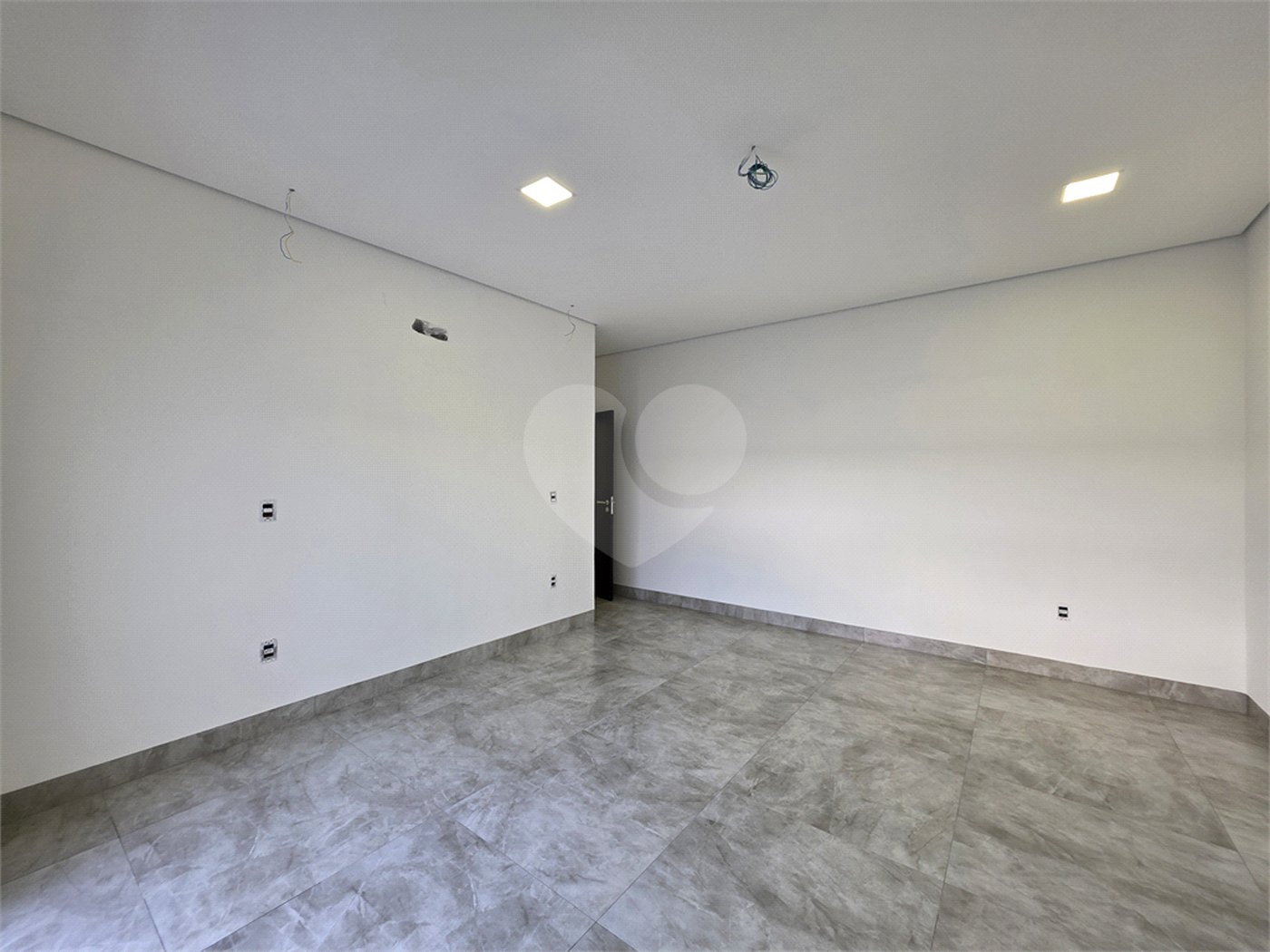 Casa à venda com 3 quartos, sendo 1 suíte, no condomínio Reserva Ipanema I, Sorocaba - SP