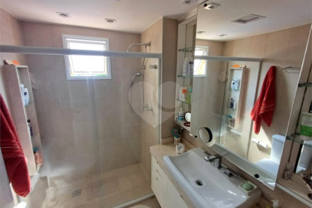 Apartamento à venda com 3 suítes em Santa Teresinha, São Paulo, SP