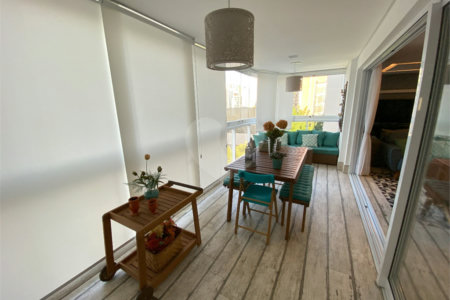 Apartamento à venda com 3 quartos, sendo 1 suíte,  em Vila Olímpia, São Paulo, SP