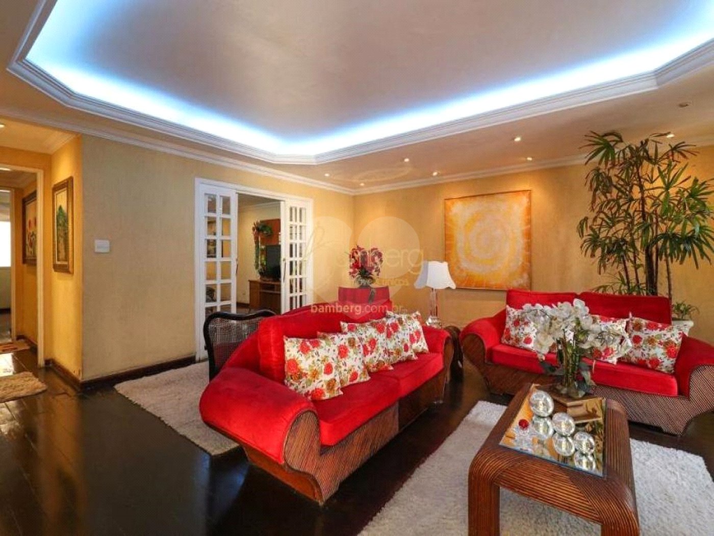 Casa à venda com 4 quartos, sendo 2 suítes, em Jardim Trussardi, São Paulo, SP